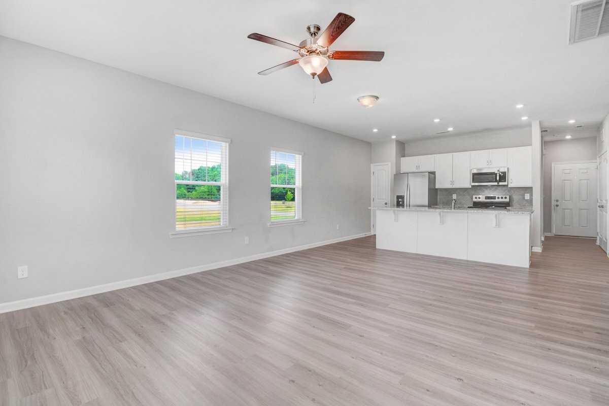 103 Drake Village Dr - Photo 6 of 23