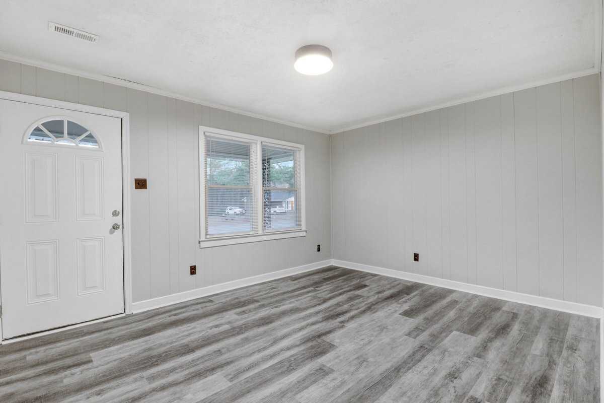 178 Best Ave - Photo 4 of 15