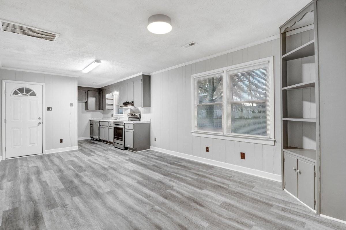 178 Best Ave - Photo 7 of 15