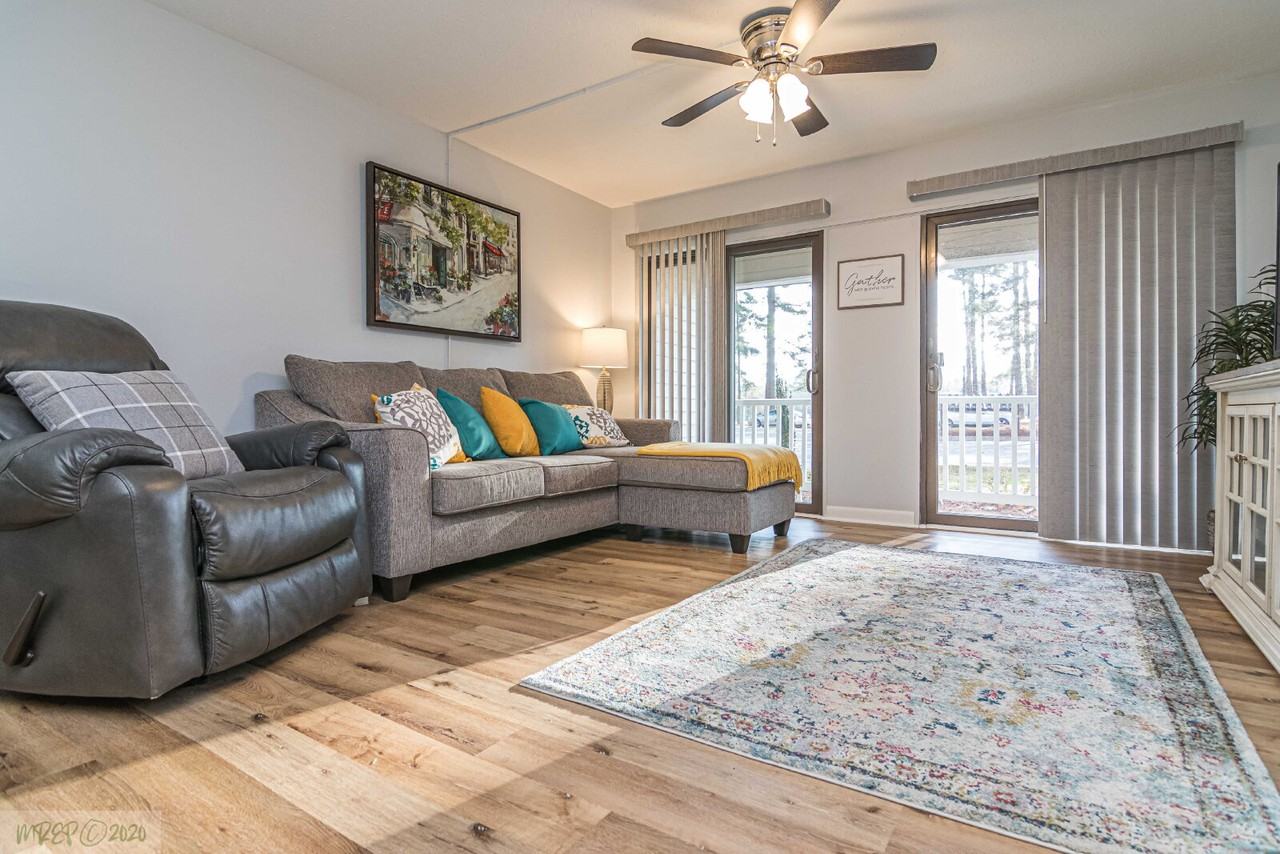 101 E Lockhaven Dr - Photo 2 of 31