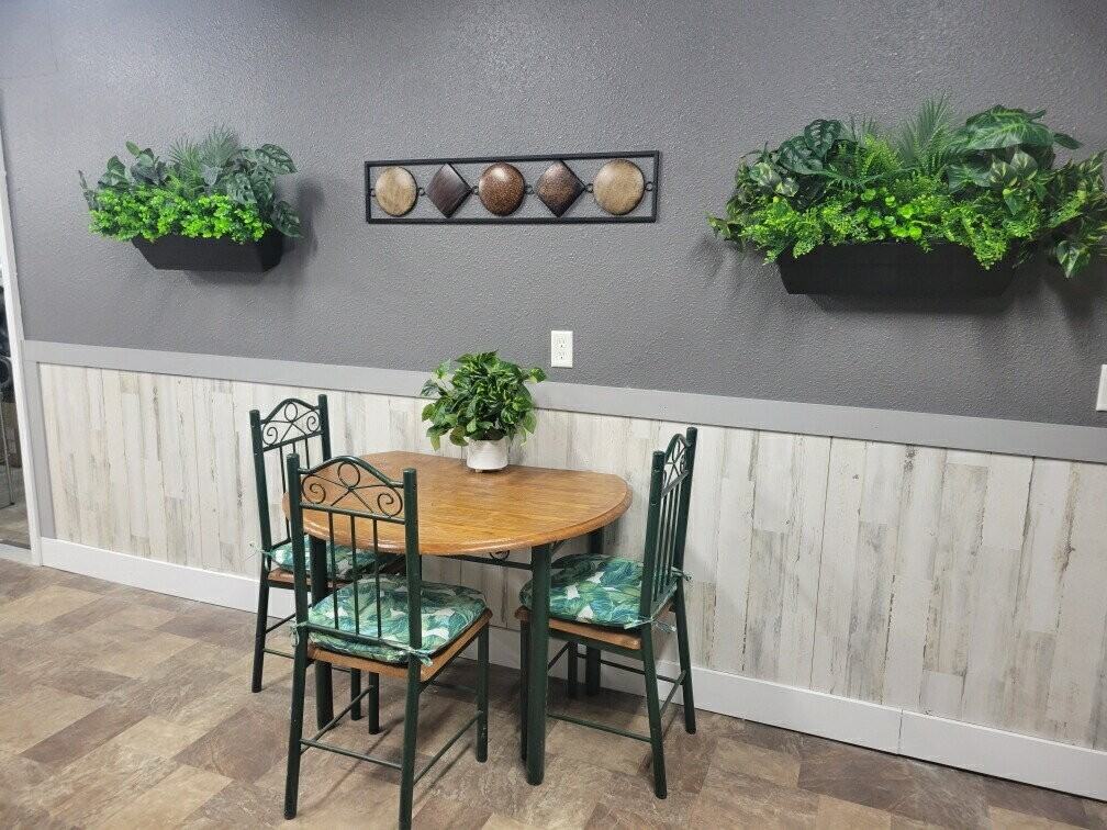 208 6th Ave Sw - Photo 5 of 13