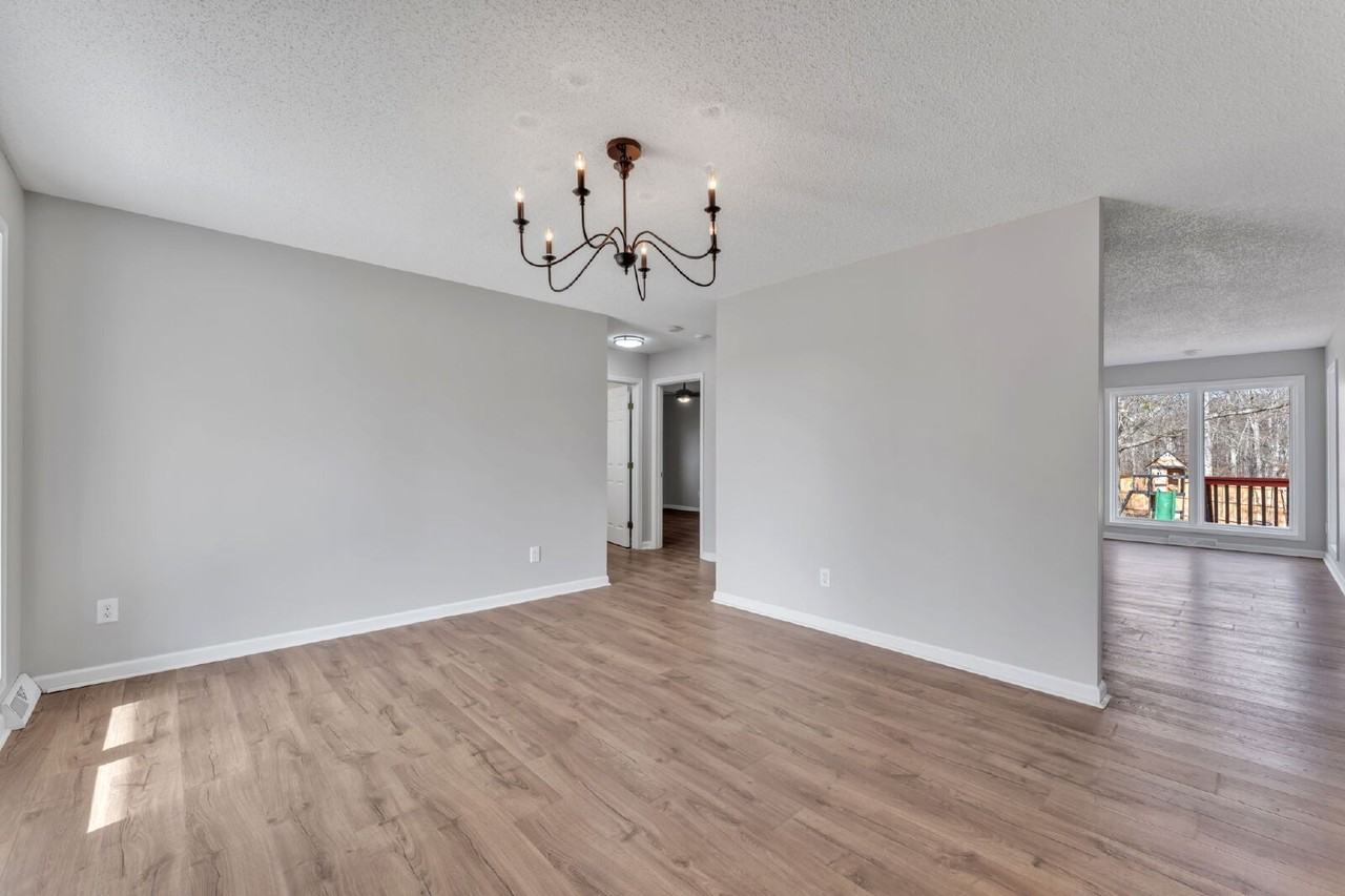 1947 Old Grove Rd - Photo 3 of 27