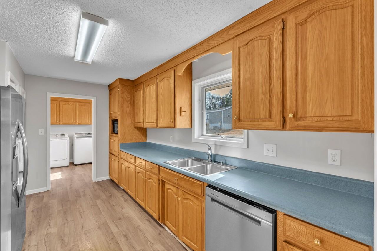 1947 Old Grove Rd - Photo 5 of 27