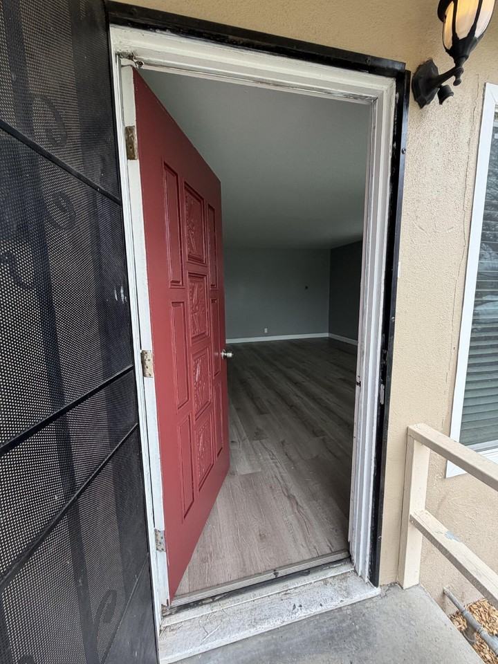 2137 Eicher Ave - Photo 2 of 17