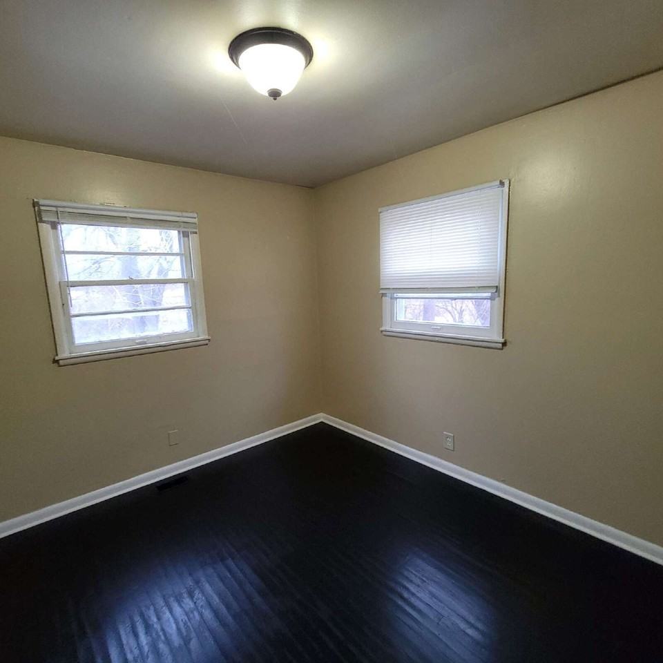 5660 E 23rd St - Photo 7 of 7