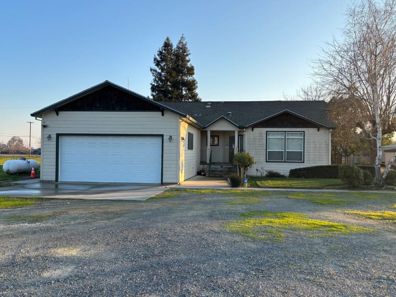 379 Albers Rd - Photo 2 of 40