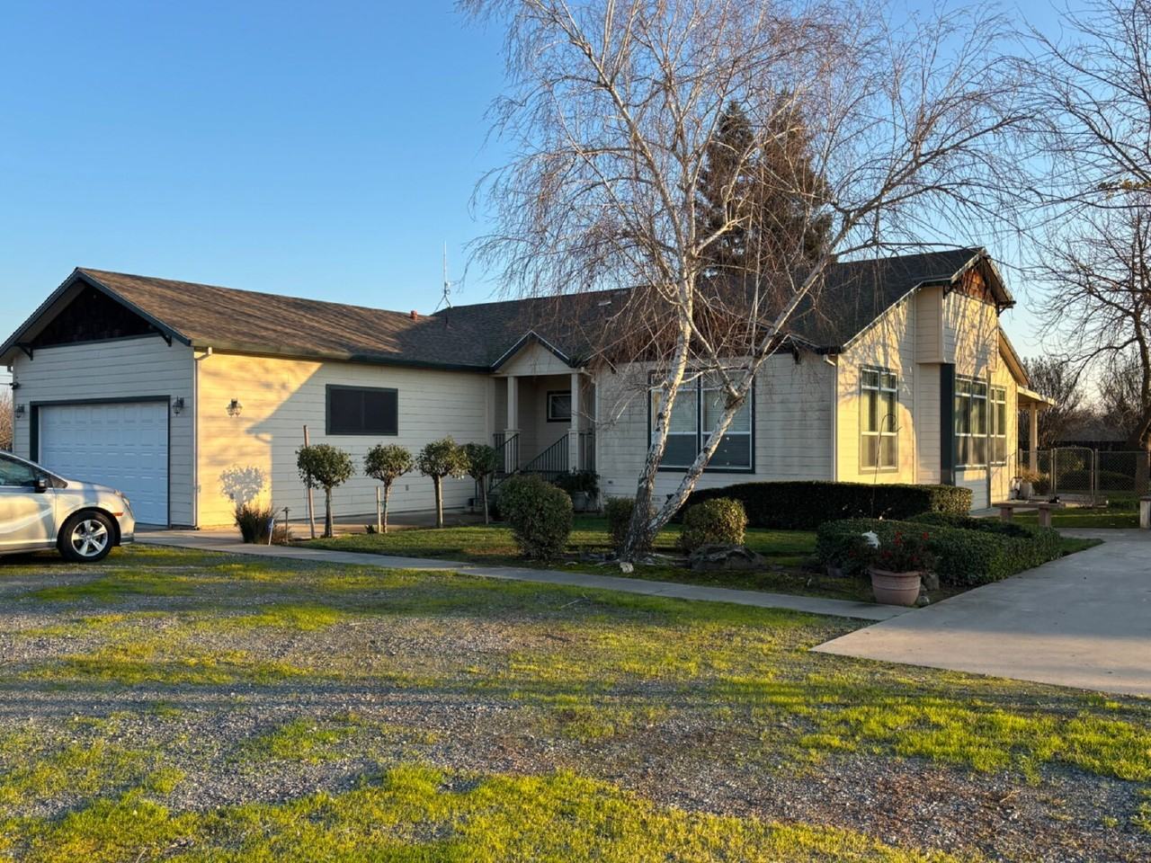 379 Albers Rd - Photo 3 of 40