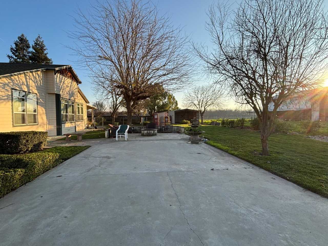 379 Albers Rd - Photo 5 of 40