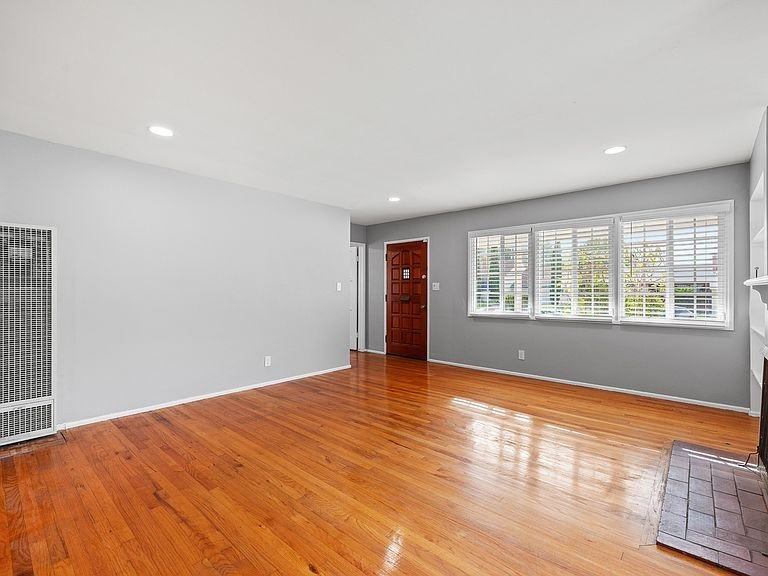 3810 S Burnside Ave - Photo 4 of 50