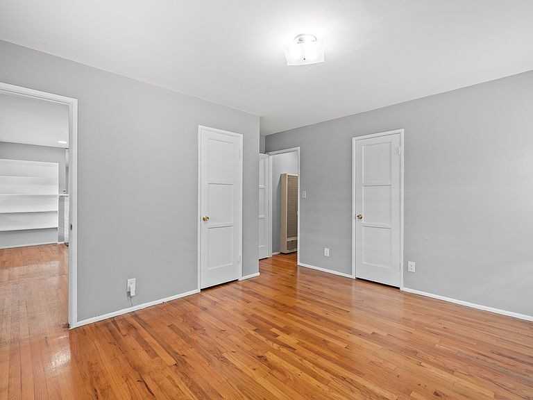 3810 S Burnside Ave - Photo 5 of 50