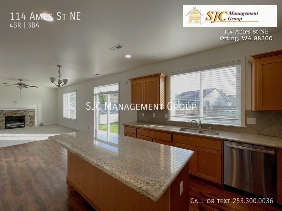 114 Ames St Ne - Photo 7 of 37