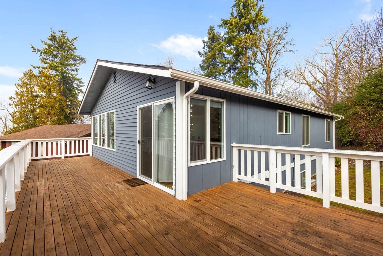 1014 Crest Pl - Photo 2 of 19