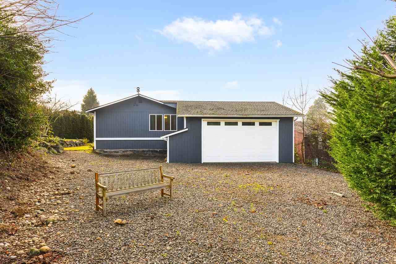 1014 Crest Pl - Photo 4 of 19