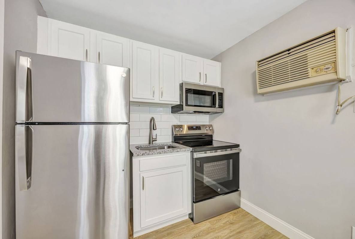 5282 Montgomery Rd #8 - Photo 3 of 10