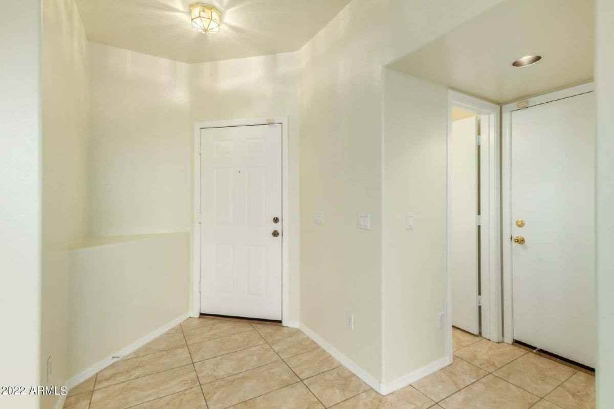 11371 W Pima St - Photo 3 of 10