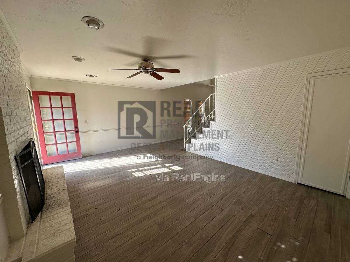 4304 Alicia Dr - Photo 3 of 10