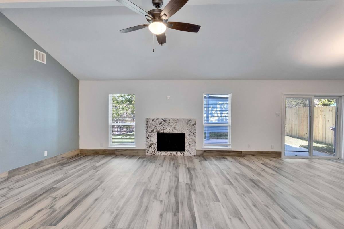 8216 View Ridge Dr - Photo 2 of 10