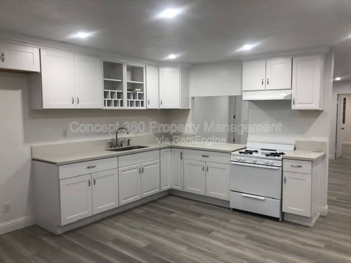 1327 W Parade St - Photo 3 of 10