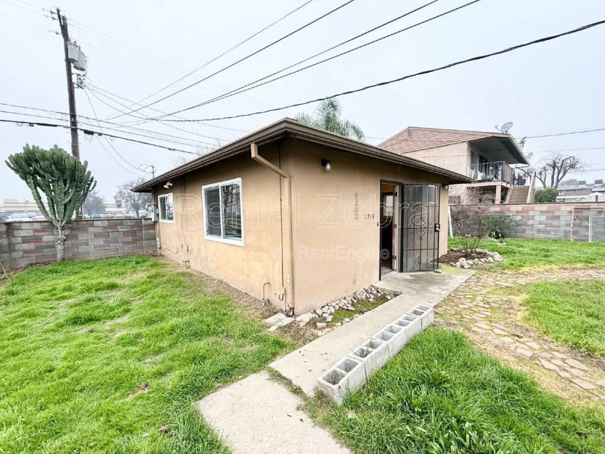 1248 W 19th St - Photo 2 of 10