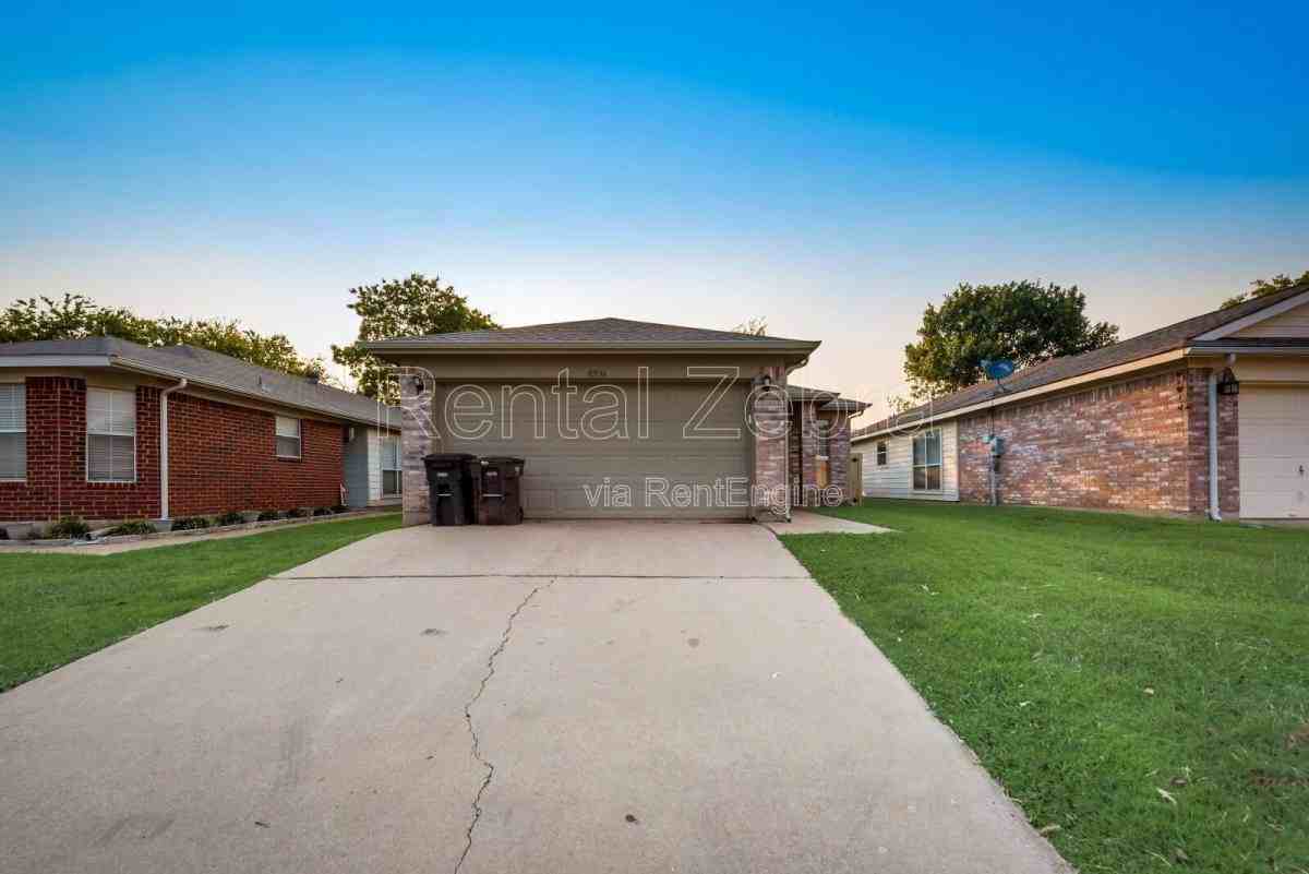 10536 Towerwood Dr - Photo 3 of 10