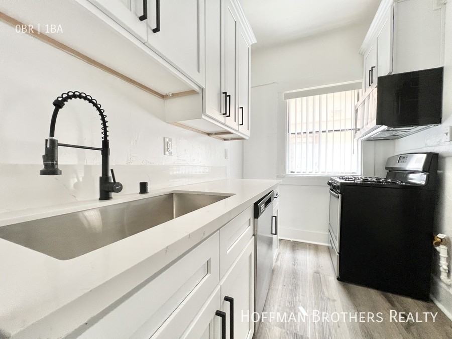 1518 S Hope St #3 - Photo 3 of 11