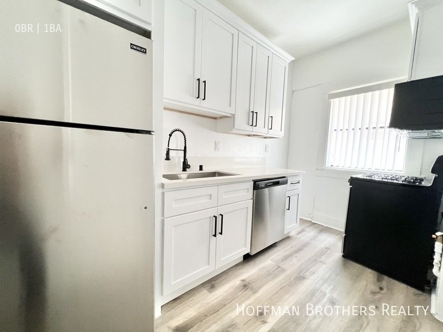 1518 S Hope St #3 - Photo 4 of 11