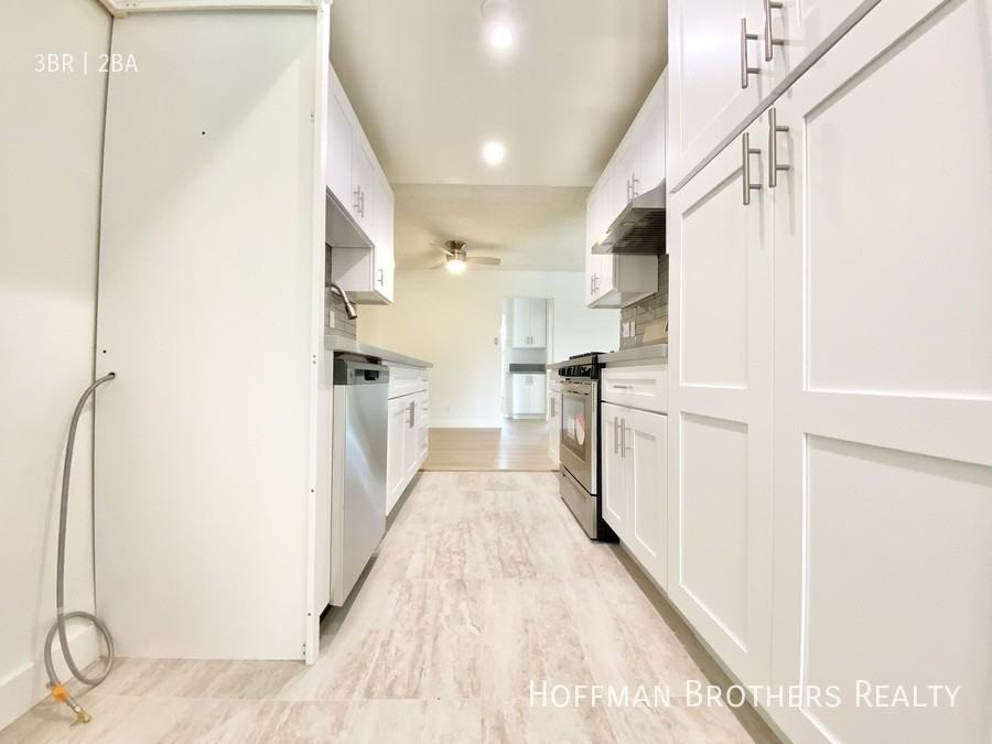 1724 Arizona Ave #5 - Photo 2 of 18