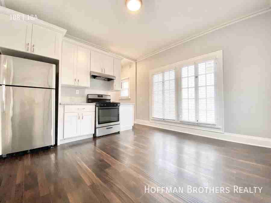 1832 N Wilton Pl - Photo 3 of 10