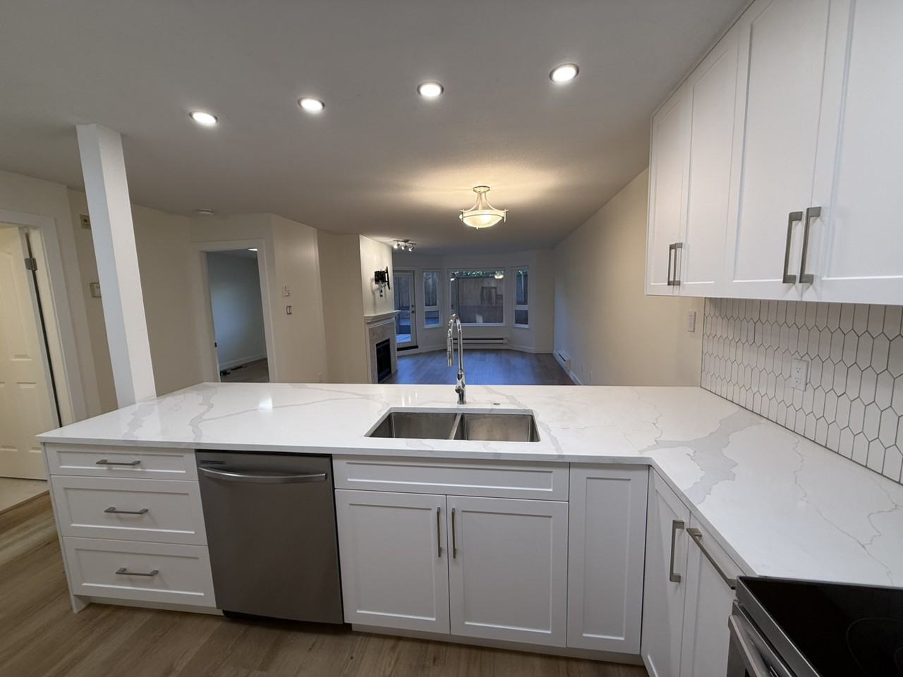 315 Third St E - Photo 4 of 15