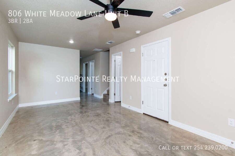 806 White Meadow Ln Apt B - Photo 3 of 18
