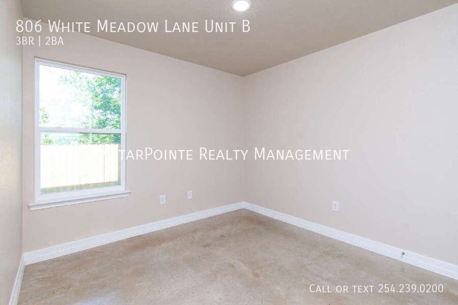 806 White Meadow Ln Apt B - Photo 7 of 18
