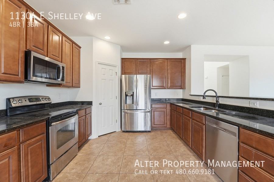 11304 E Shelley Ave - Photo 3 of 35