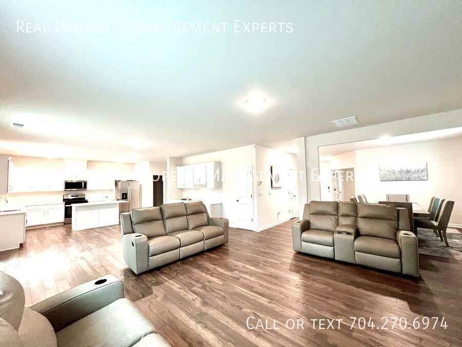 3891 Cullen Meadows Dr - Photo 5 of 22