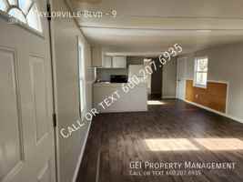 featured image of 913 N Taylorville Blvd #9