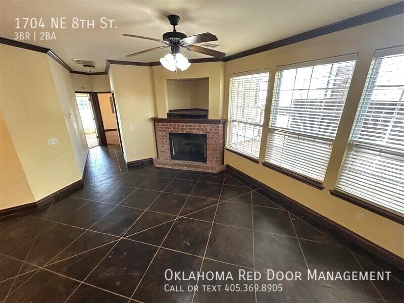 1704 Ne 8th St - Photo 2 of 25