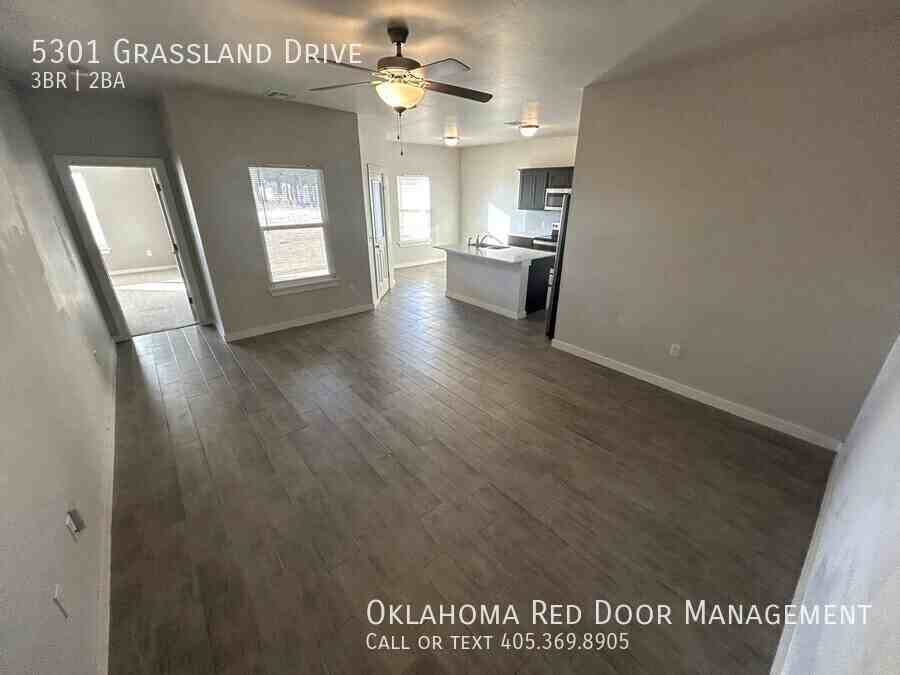 5301 Grassland Dr - Photo 2 of 28