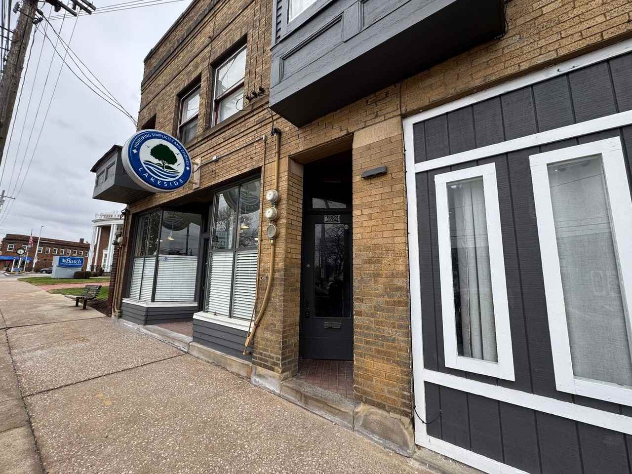 4324 Pearl Rd - Photo 2 of 16