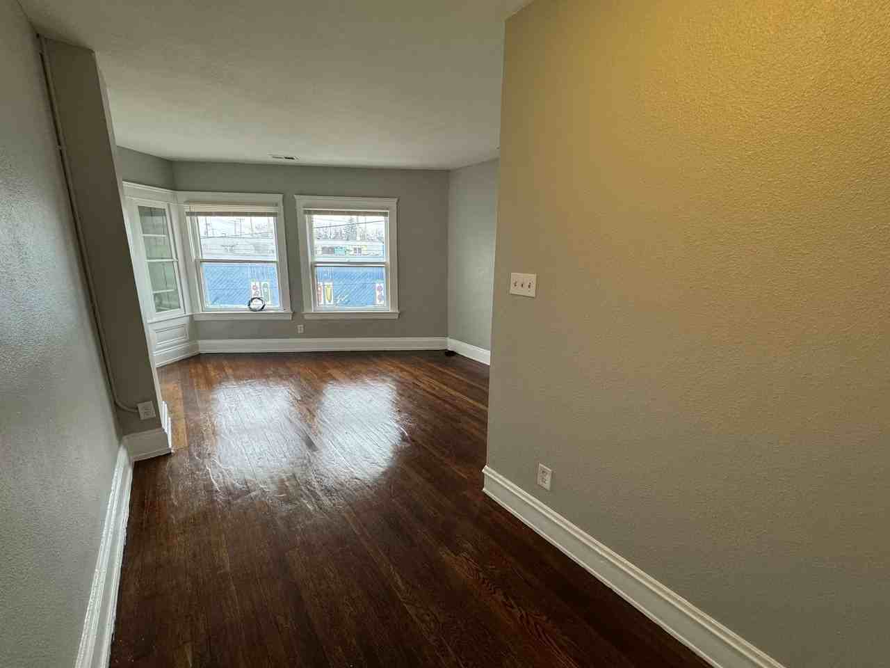 4324 Pearl Rd - Photo 3 of 16