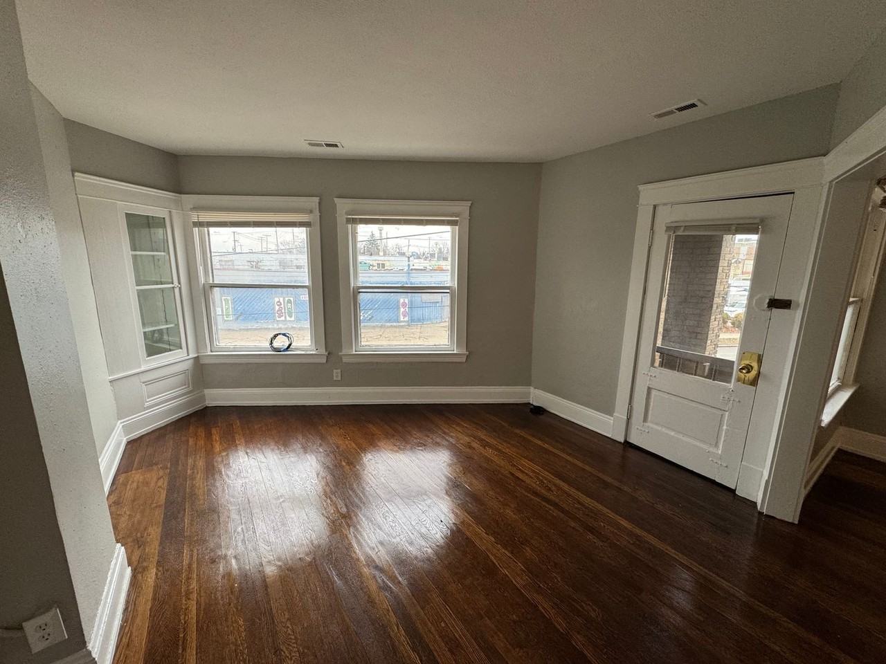 4324 Pearl Rd - Photo 6 of 16