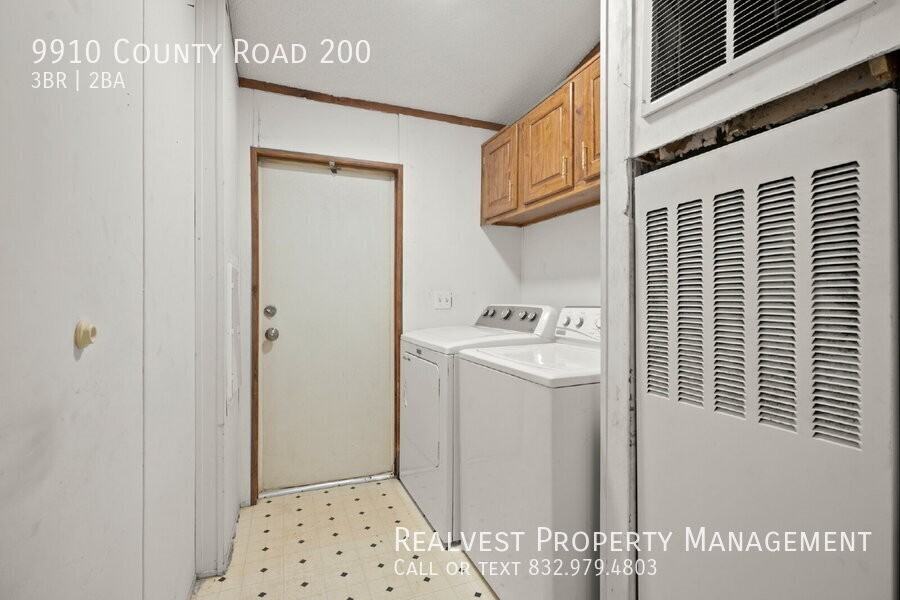 9910 County Road 200 - Photo 2 of 15