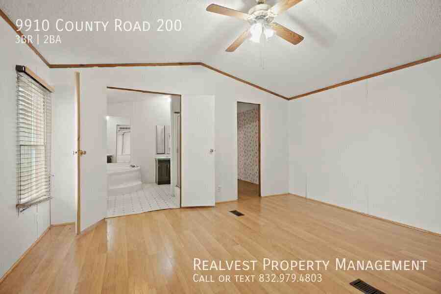 9910 County Road 200 - Photo 3 of 15