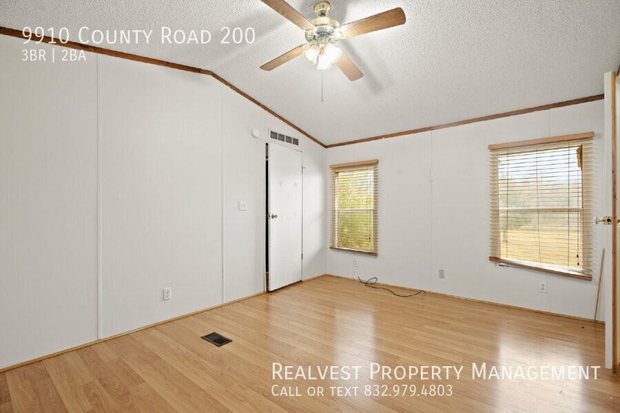 9910 County Road 200 - Photo 4 of 15