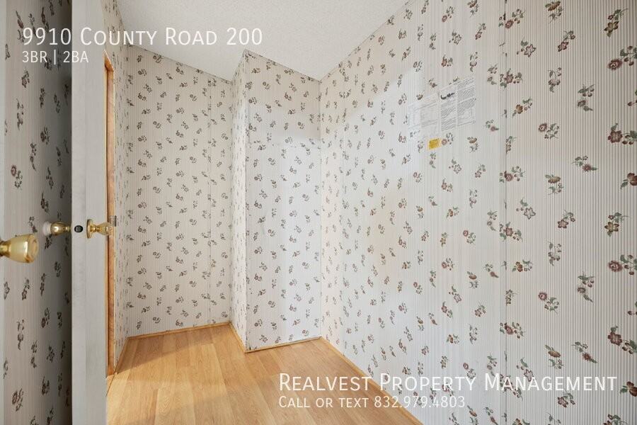 9910 County Road 200 - Photo 5 of 15