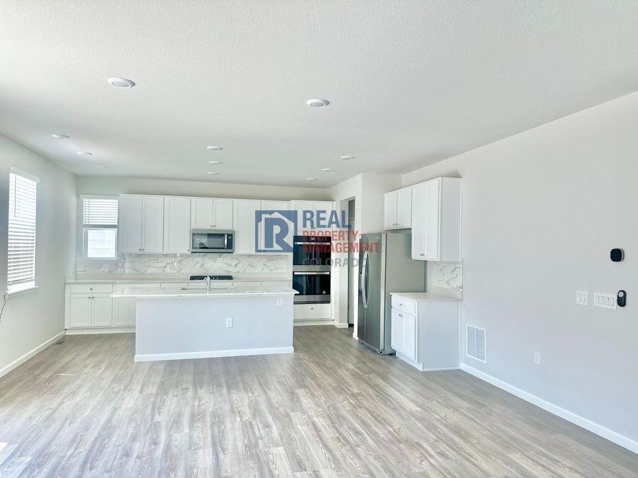 1336 Brookfield Pl - Photo 6 of 30