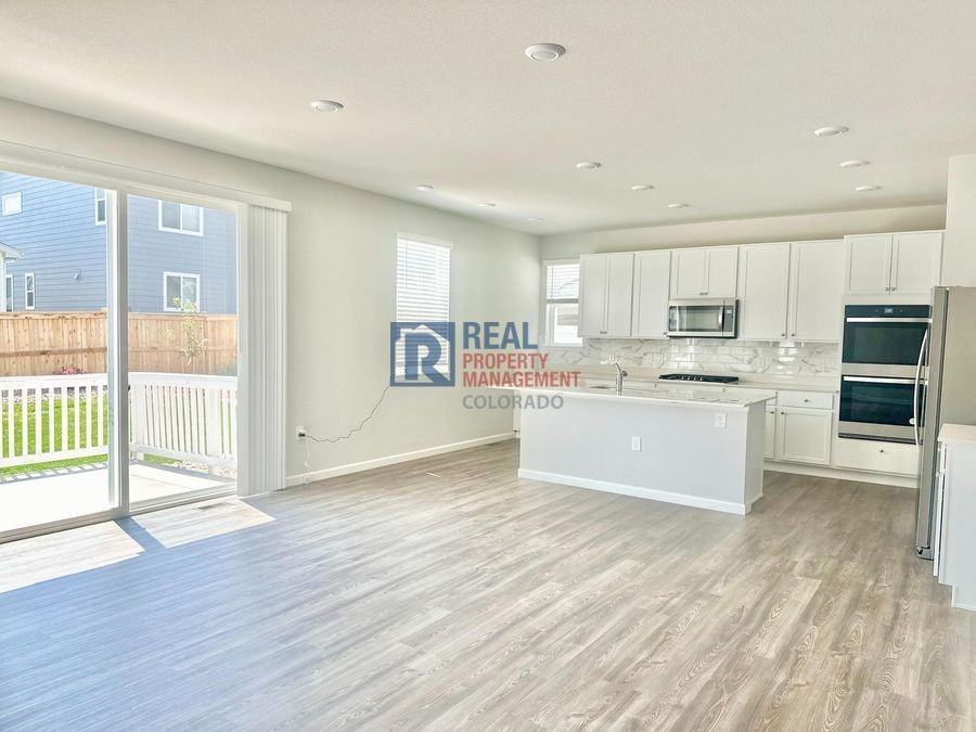 1336 Brookfield Pl - Photo 7 of 30