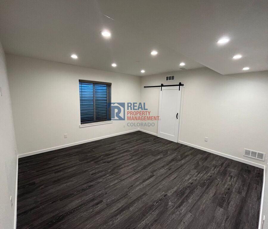 4211 Riverwalk Cir - Photo 3 of 16