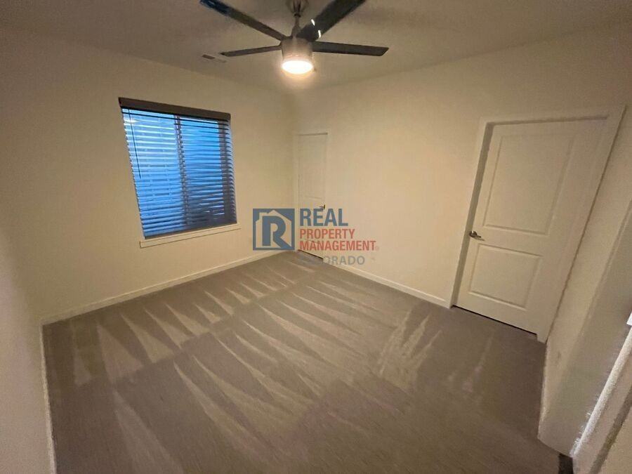 4211 Riverwalk Cir - Photo 4 of 16