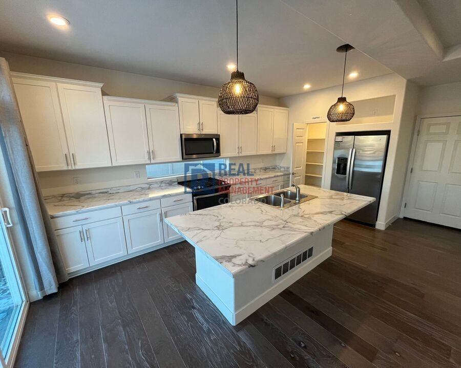 4211 Riverwalk Cir - Photo 5 of 16