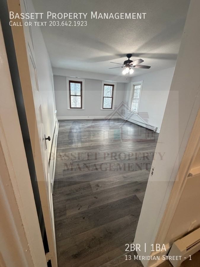 13 Meridian St - Photo 4 of 22