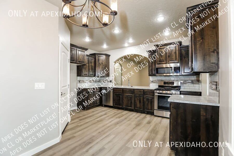 4023 S Lava Springs Loop - Photo 3 of 15